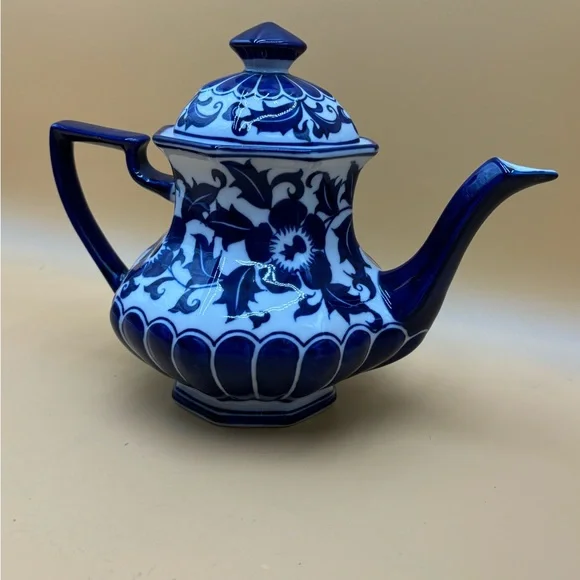 Antique Flow Blue octagonal teapot cobalt blue and white porcelain